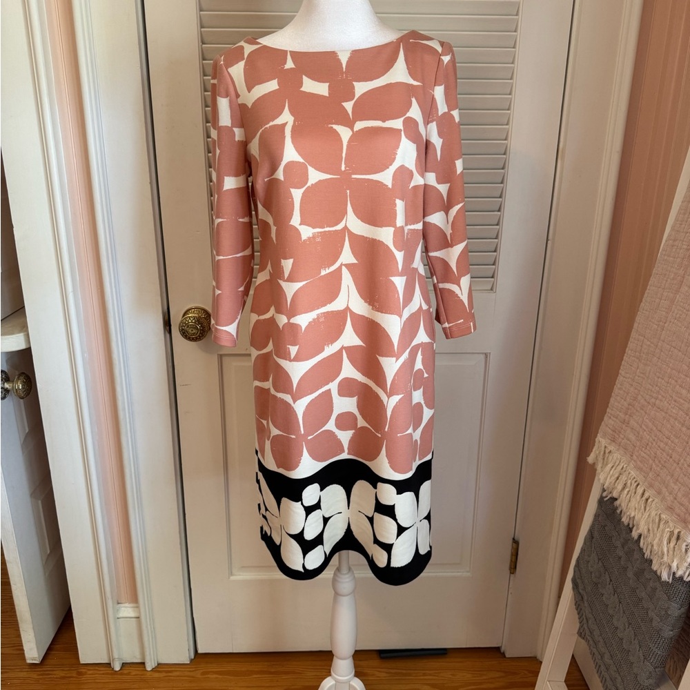 Elegant Mauve and White Patterned Dress